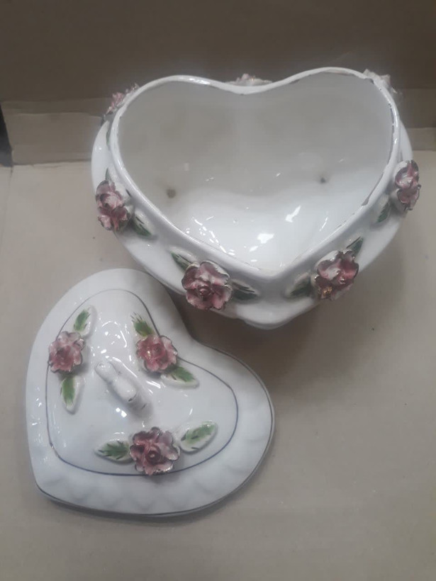 آجیل خوری قلب