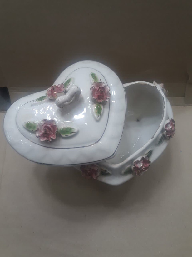 آجیل خوری قلب